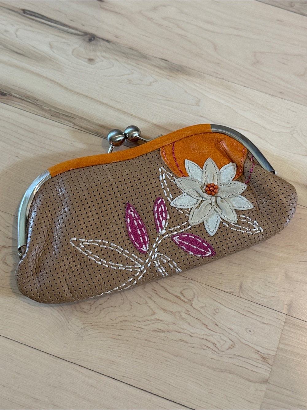 Fossil Leather Clam Shell Flower Wallet / Purse / Clutch, Kisslock-Floral